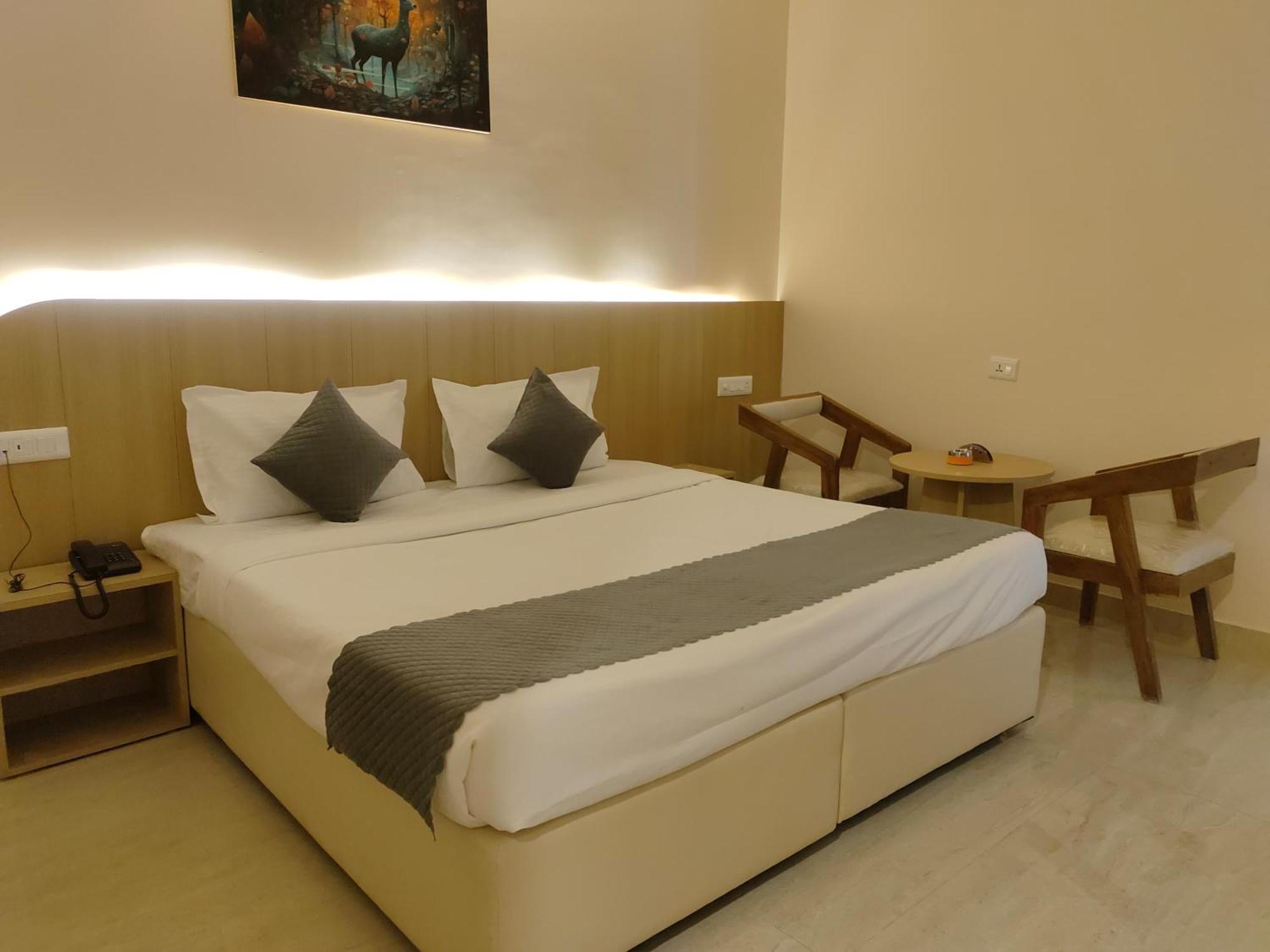 Hotel Meridian Blue Варангал Экстерьер фото